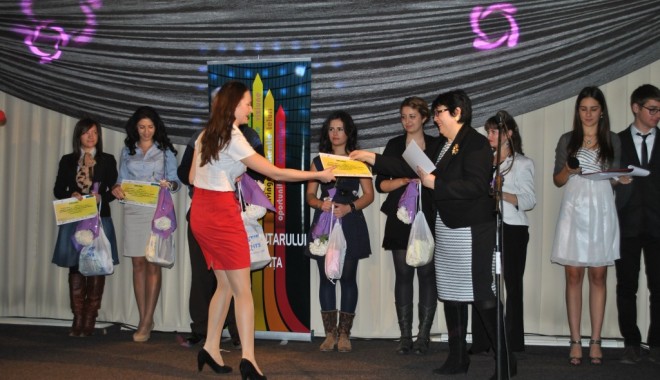 Forțele Navale la Gala Voluntarului - fortelenavalelagalavoluntarului-1386586108.jpg