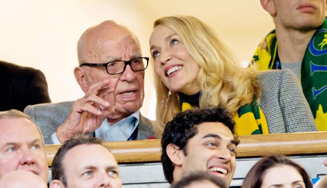Fosta iubită a lui Mick Jagger,  logodnă cu mogulul Rupert Murdoch - fostaluimickjagger-1452610257.jpg