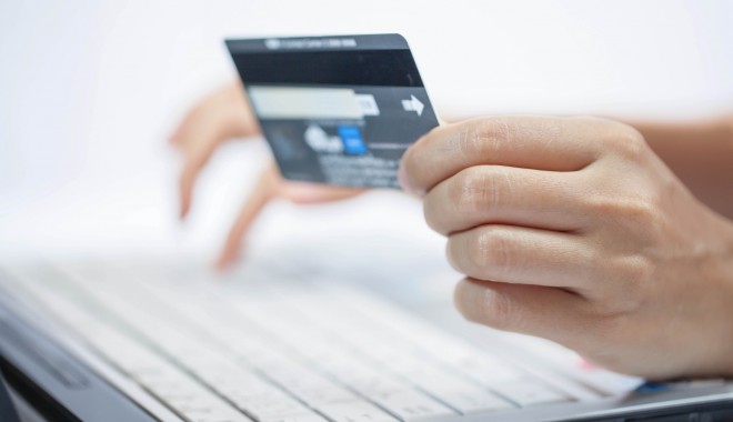 Cum preferă constănțenii să-și plătească facturile - fotaliacardpayment-1377504617.jpg