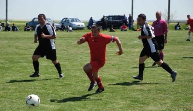 Ce sărbătorește, duminică, CS CFR Constanța? - fotbal-1315605239.jpg