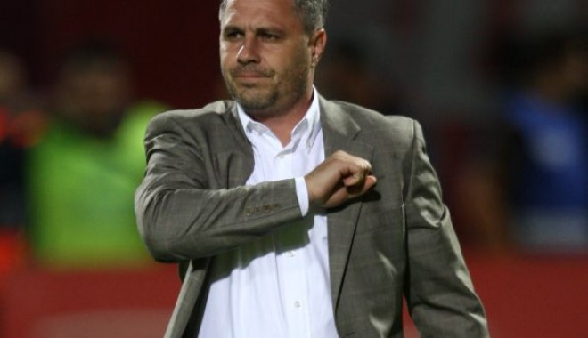 Fotbal / Marius Șumudică, noul antrenor al Brașovului - fotbal-1320153548.jpg