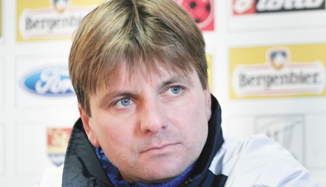 Mișcare-surpriză a lui Dusan Uhrin jr. - fotbal-1387306756.jpg