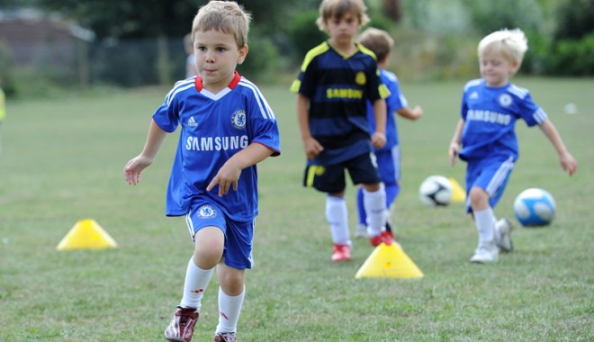 Fotbal, mișcare, sănătate, în proiectul pentru copii al lui Marcel Lică - fotbal-1389636701.jpg