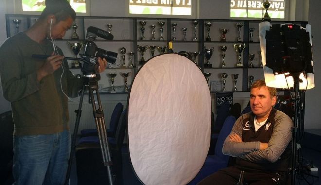 Academia Hagi, vizitată de Televiziunea Națională din China - fotbal-1569261346.jpg