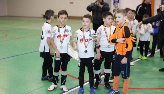 Academia Hagi, locul 2 la Cupa Primăverii - fotbalacademia-1364321288.jpg