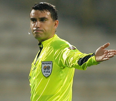 Ovidiu Hațegan va arbitra în Champions League! - fotbalarbitruchampions-1351155010.jpg