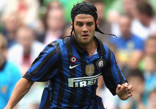 Fotbal / Chivu a marcat un gol superb pentru Inter, dar s-a accidentat - fotbalchivu1-1359365892.jpg