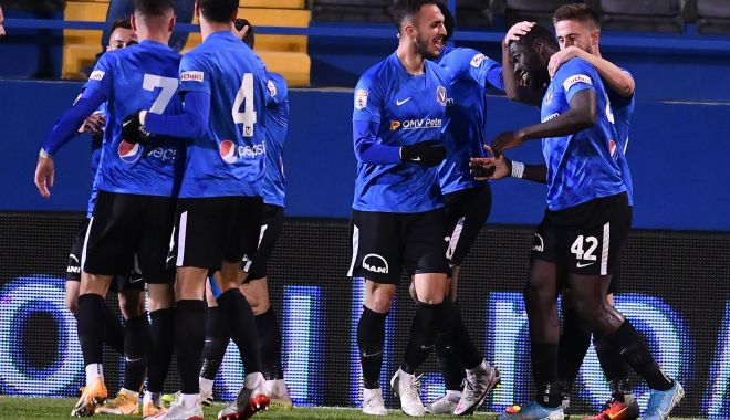 Fotbal / FC Viitorul, neînvinsă de şapte etape. Dinamo, ultima victimă - fotbaldinamo-1604917380.jpg