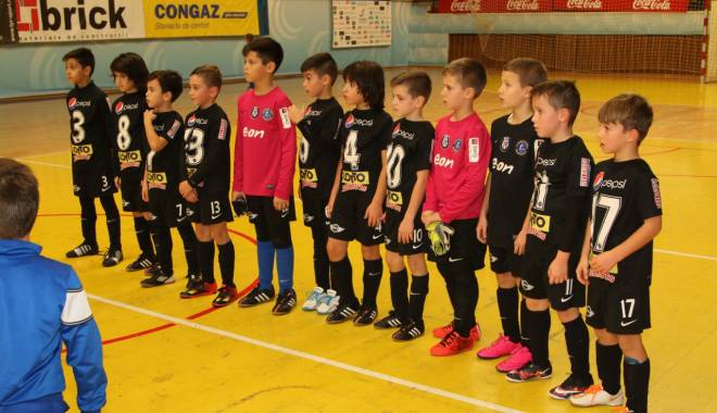 Fotbal: Academia Hagi va juca finala Memorialului Ene - fotbalene-1450706946.jpg