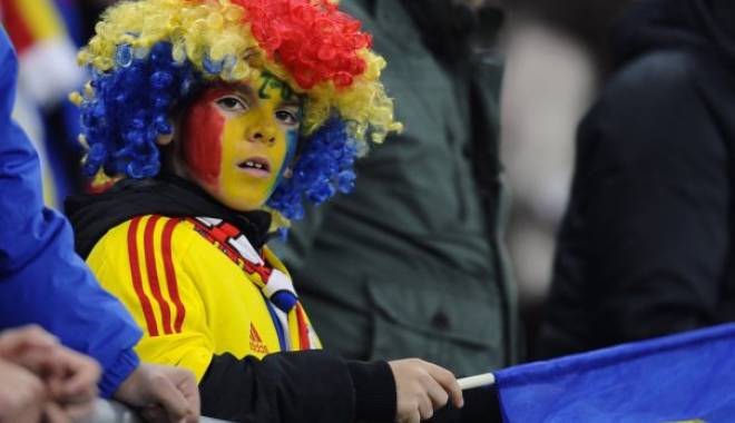 Fotbal: Family Zone, la meciul România-Danemarca - fotbalfamilysursafrfro-1415784944.jpg
