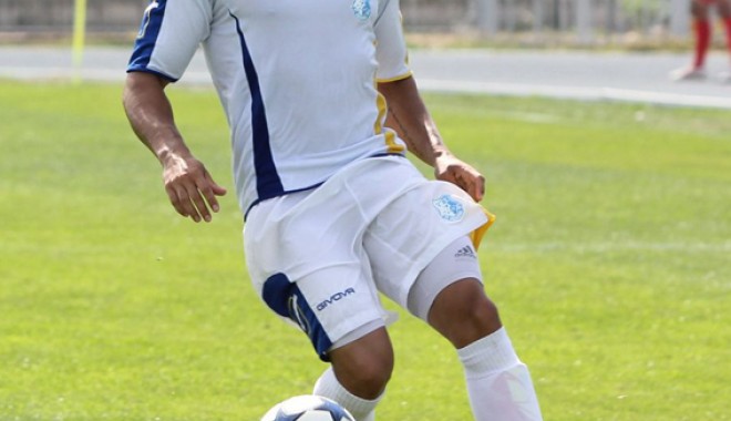 FC Farul vrea să profite de haosul de la FC Brașov - fotbalfarul-1347994533.jpg