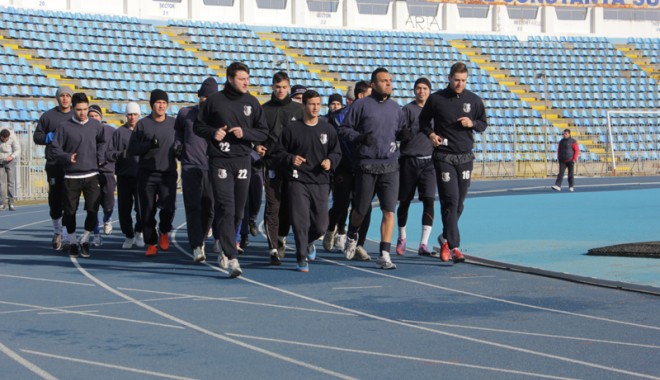 FC Farul ar putea rămâne fără antrenori și jumătate din lot - fotbalfarul-1370883453.jpg