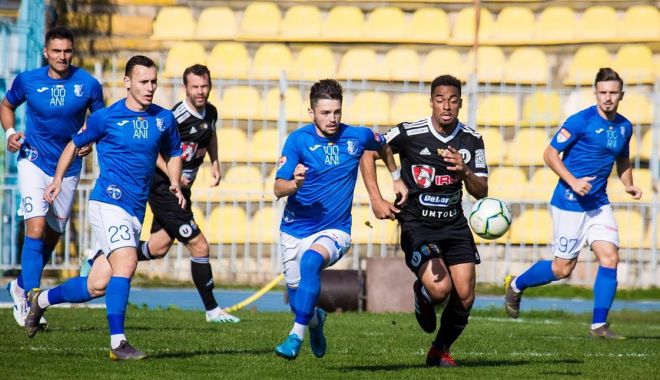 Fotbal, Liga a II-a / Meciul U Cluj - FC Farul, reprogramat pentru 2 decembrie - fotbalfarul1011-1605020812.jpg