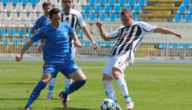 FC Farul a învins Chindia și a ieșit din zona retrogradării - fotbalfarulchindia1368205391-1368275130.jpg