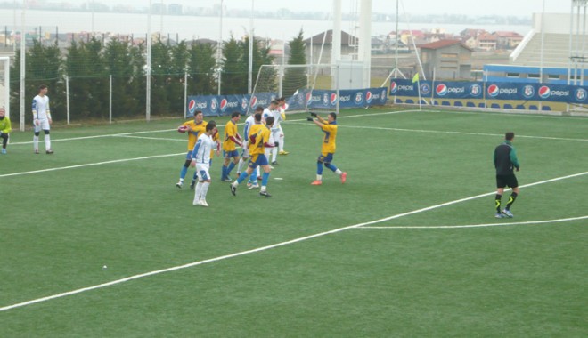 FC Farul, înfrângere categorică în fața Dunării Călărași - fotbalfaruldunareafond3-1360176711.jpg