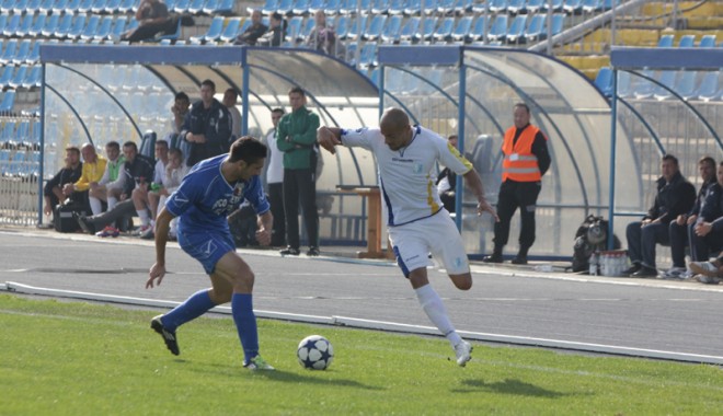 FC Farul a încheiat turul cu o victorie în fața Săgeții Năvodari - fotbalfarulfond-1354473640.jpg