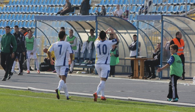 FC Farul, campanie de promovare la Cobadin și Chirnogeni - fotbalfarulfond-1354658845.jpg