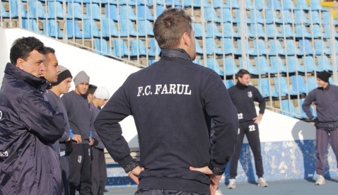 FC Farul s-a întărit cu trei jucători de la Poli Timișoara - fotbalfaruljucatori-1359491407.jpg