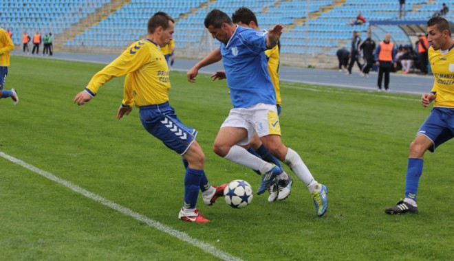 FC Farul, încrezătoare în obținerea celor trei puncte de la Slobozia - fotbalfarulslobozia-1368806858.jpg