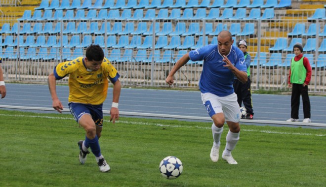 FC Farul a învins Viitorul Constanța, ieri, într-un amical - fotbalfarulviitorul-1354871214.jpg