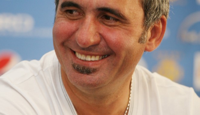 Gheorghe Hagi împlinește, astăzi, 48 de ani - fotbalhagi-1359994210.jpg