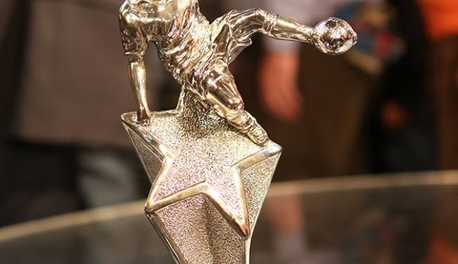 Fotbal: Gică Hagi, premiat de LPF cu ocazia împlinirii a 50 de ani - fotbalhagi-1423136004.jpg