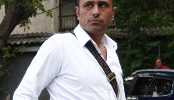Fotbalistul Cristian Munteanu, ridicat de la Constanța de ofițerii DGA - fotbalist-1312405809.jpg
