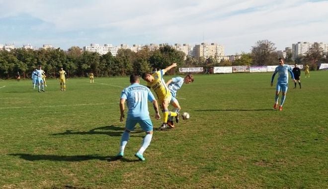 Fotbaliștii de la CS Năvodari, pregătire intensă pentru play-off - fotbalistii-1594222505.jpg