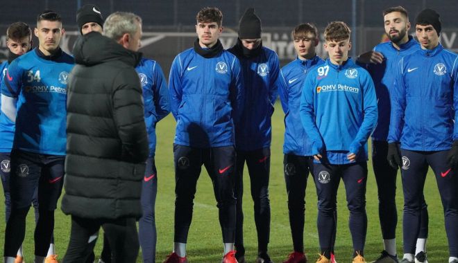 Fotbaliştii de la FC Viitorul, primul antrenament pe 2021 - fotbalistii-1609695238.jpg