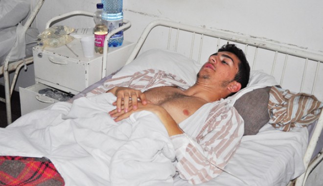 Jucător de fotbal rămas fără un rinichi după o accidentare gravă - fotbaljucatorrinichi-1350383341.jpg
