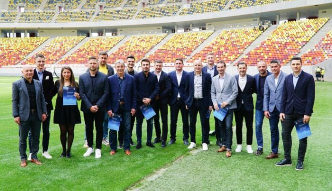 Fotbal / Absolvenții licenței UEFA PRO, printre care Mutu şi Rădoi, au primit diplomele - fotballicenta-1619519261.jpg