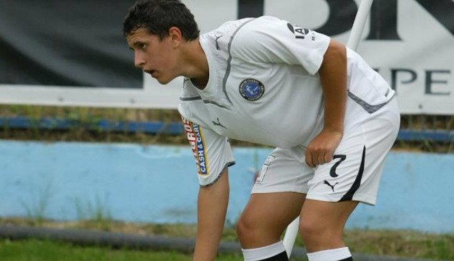 Fotbal / Academia Hagi a exclus un junior de 16 ani pentru GOLĂNIE. Vezi VIDEO - fotbalmihaioarna-1372066501.jpg