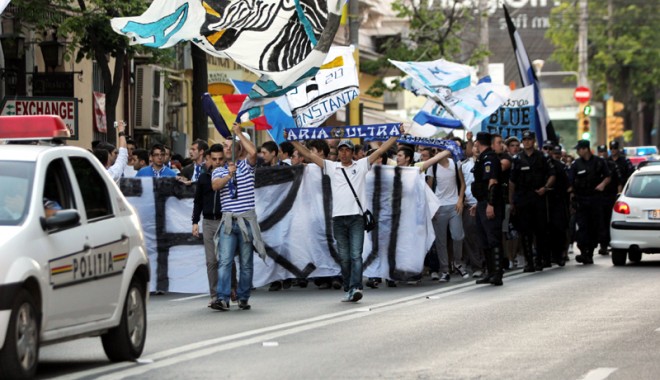 Suporterii FC Farul se întâlnesc, astăzi, într-un nou miting - fotbalmitingfarul-1368716288.jpg
