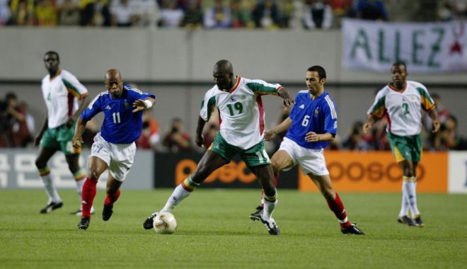 Fotbalul mondial, îndoliat! A murit Papa Bouba Diop - fotbalpapa-1606747546.jpg