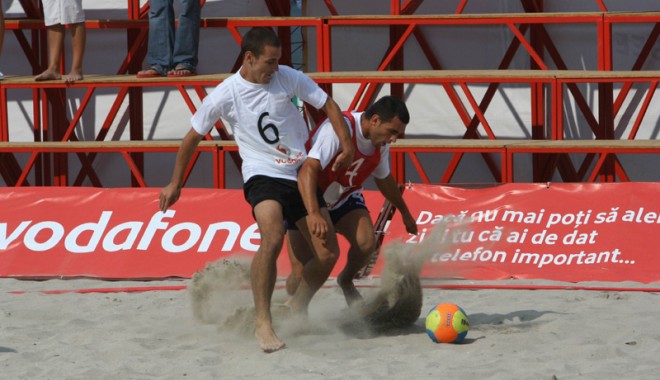 Au început înscrierile la Campionatul Național de fotbal pe plajă - fotbalpeplajasc53-1308693044.jpg