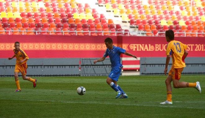 Fotbal U15 / România a învins Moldova, scor 2-1, cu nouă titlulari ai Academiei Hagi - fotbalromaniamoldova-1350035498.jpg