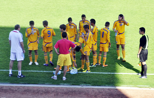 Înfrângere drastică pentru România U16 - fotbalromaniau16-1368716432.jpg