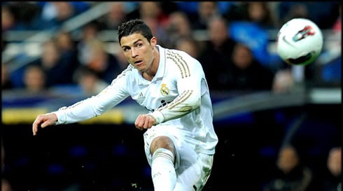 Fotbal: Cristiano Ronaldo, la egalitate cu Raul, în clasamentul all-time al marcatorilor - fotbalronaldosursaronaldo7net-1417080944.jpg