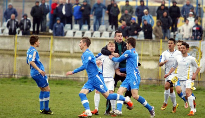 Ce sancțiuni au primit juniorii  de la FC Viitorul și FC Farul 2010 - fotbalsanctiunijuniori-1365694904.jpg