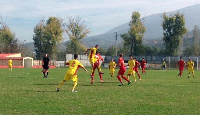 Fotbal U16: România - Macedonia, dublă remiză - fotbalu16remizasursafrfro-1414136348.jpg