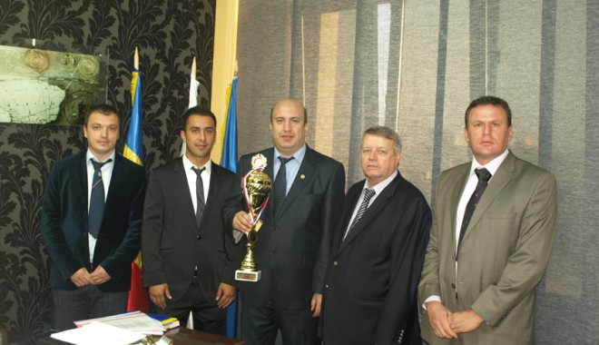 Echipa Universității 