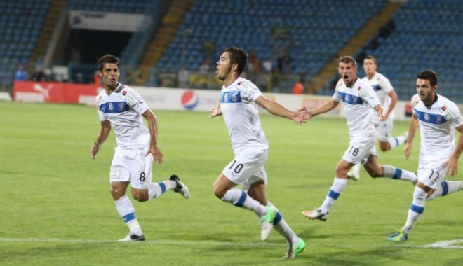 FC Viitorul a învins campioana CFR Cluj, scor 1-0 - fotbalviitorul-1350630174.jpg