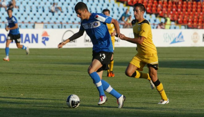 FC Viitorul, eșec cu FC Brașov, scor 1-3 - fotbalviitorulbrasov-1354443455.jpg
