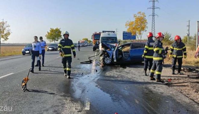 Patru persoane rănite, printre care un copil de șapte ani, într-un accident pe DN2
