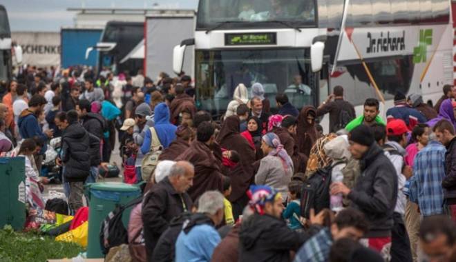 Măsură dură luată de imigranți! AU INTRAT ÎN GREVA FOAMEI - foto107362-1442529844.jpg
