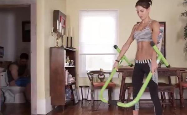 Exercițiu de fitness, viral pe Internet după gafa instructoarei - foto11-1368979269.jpg