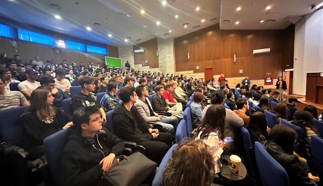 Peste 200 de studenți au participat la Târgul de cariere FMI 2023 - foto2targcarierefmi-1684163914.jpg