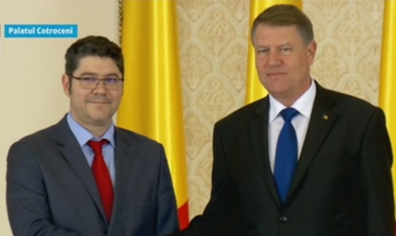 Dragoș Cristian Dinu, învestit în funcția de ministru al Fondurilor Europene - foto3acapturc483digi24598722-1477587635.jpg