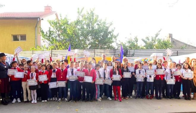 Elevi de la Școala „Gheorghe Țițeica”, premiați pentru proiectul „Porți deschise către sport” - foto5-1668679102.jpg