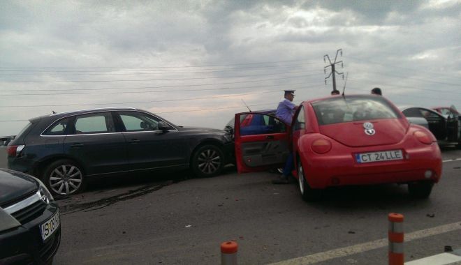 Accident în lanț la ieșire din Constanța! Șapte autovehicule implicate - fotoacc1-1532412844.jpg